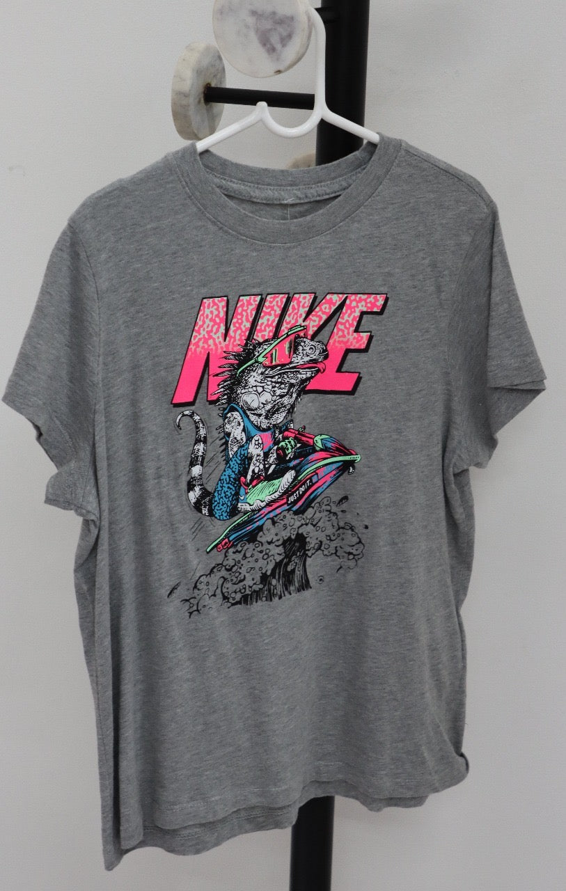 NIKE